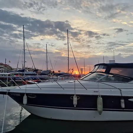 Botel Barco Sea Bandit Cambrils