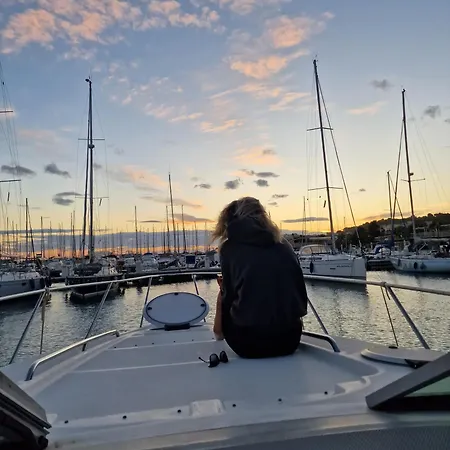 Barco Sea Bandit Botel Cambrils