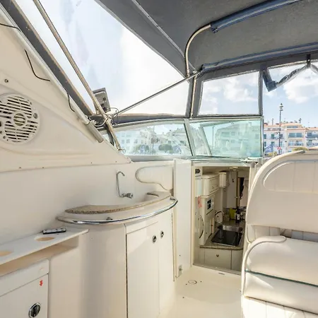 Botel Barco Sea Bandit *
